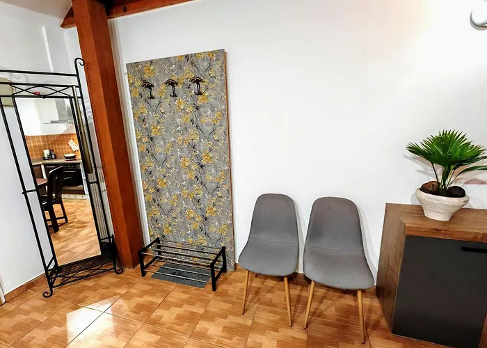 Karmen Old Town With Private Parking